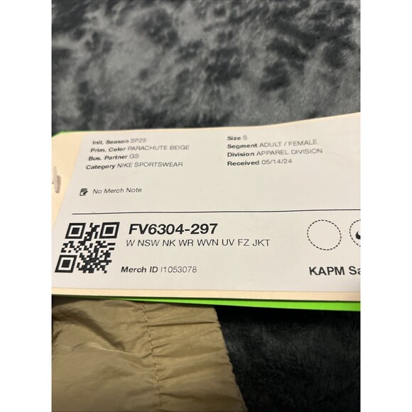 SMALL Nike Windrunner Women's Loose UV Woven Full-Zip Jacket FV6304-297 - Picture 4 of 8